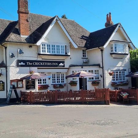 The Cricketers Inn Martyr Worthy Exteriér fotografie